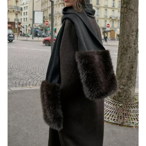 PLAIN WOOL SCARF WITH FAUX FUR EFFECT - Picture 3 of 3